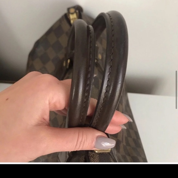 Authentic Louis Vuitton Damier Ebene Speedy 30 - Picture 5 of 12